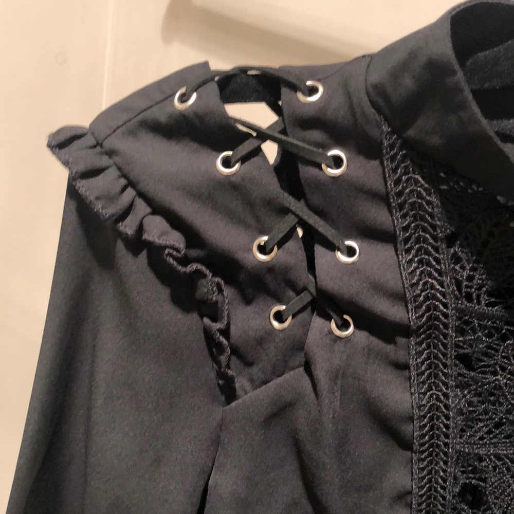 Blouse - Picture 2 of 8
